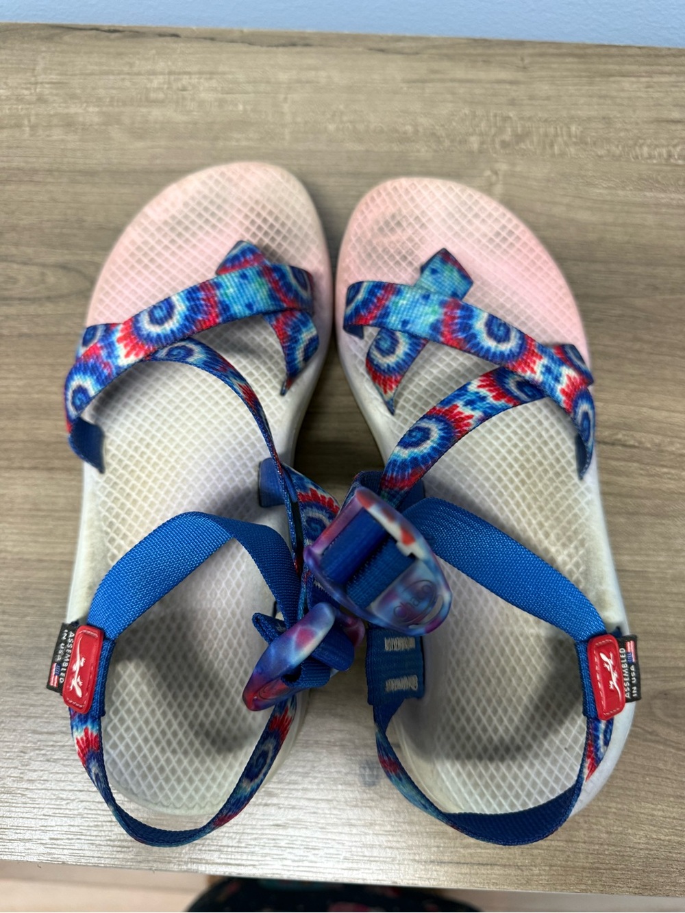 Womens Red and Blue Patterned Strap Sandals Chaco size 9 USA